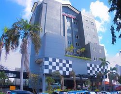 Cendana Premier Hotel Surabaya Genel