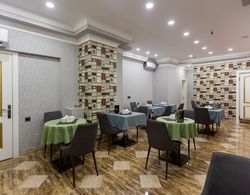Center Hotel Baku Yerinde Yemek