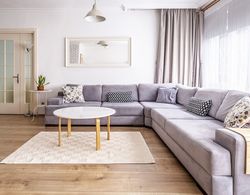 Central Flat in the Heart of Kadikoy Oda