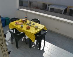Central Holiday Home With Terrace And Garden Parking Available Dış Mekan