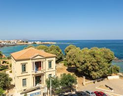 Central Luxurious Apartment with sea view Oda Manzaraları