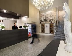Century Hotel Antwerp Centrum Lobi