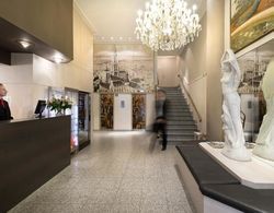 Century Hotel Antwerp Centrum Lobi