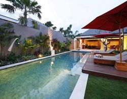 Chandra Luxury Villas Bali Havuz