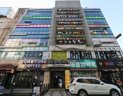 Changwon Bonggok-dong Hotel Daon Dış Mekan