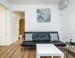 Charming 1-bed Basement Apartment in Lewisham Oda Düzeni