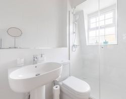 Charming 1 Bedroom Apartment in the Heart of Greenwich Banyo Tipleri