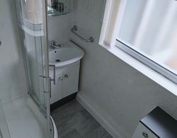 Charming 2-bed House in Fleetwood, England Banyo Tipleri
