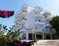 Charming 2-bed Apartment in Sarandë Dış Mekan