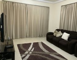 Charming 3-bed Apartment Airport Residential Accra Oda Düzeni
