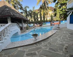 Charming and Remarkable15-bed Villa in Diani Beach Havuz