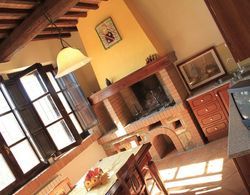 Charming and Typicly Tuscan Country House With Swimming Pool Oda Düzeni
