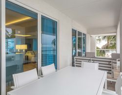 Charming Beachfront Condo With Large Balcony Oda Düzeni