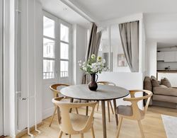 Charming, Cosy, and Bright Apartment for Four in Downtown Copenhagen All Yours İç Mekan
