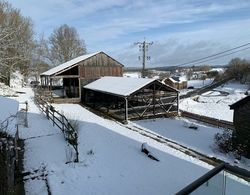 Charming Farmhouse in Houffalize With Large Terrace Dış Mekan