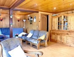 Charming Holiday Chalet Located in a Private Estate With Fenced Garden Oda Düzeni