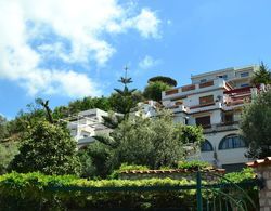 Charming Holiday Home at Massa Lubrense Naples With Balcony Dış Mekan