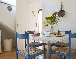 Charming Holiday Home at Massa Lubrense Naples With Balcony Yerinde Yemek