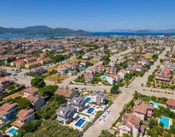 Charming Villa With Central Location in Fethiye Oda