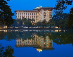 Chatrium Hotel Royal Lake Yangon Genel