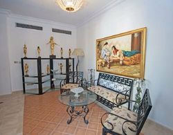 Chic 4-Bedroom White Villa for Rent in El Gouna Egypt Oda Düzeni