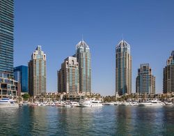 Chic and Stunning 2BR With Dubai Marina Views! İç Mekan