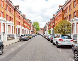 Chic Chelsea Home near South Kensington by UnderTheDoormat Oda Manzaraları