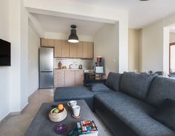 Chloe Apartments by QR booking Oda Düzeni