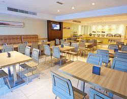 City Comfort Hotel Bukit Bintang Yeme / İçme
