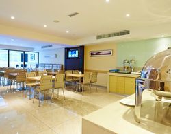 City Comfort Hotel Bukit Bintang Yeme / İçme