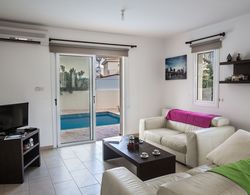 Villa Cl42, Lovely 3bdr Pernera Villa With Pool, 5 Minute Walk to Kalamies Beach İç Mekan