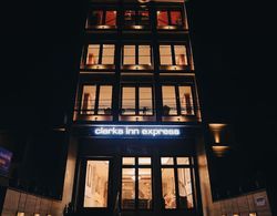 Clarks Inn Express Dehradun Dış Mekan