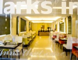 Clarks Inn Nehru Place Yerinde Yemek