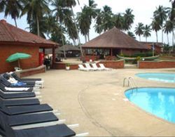 Coconut Grove Beach Resort Havuz