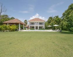 Colorful Golf-front Villa With Private Pool in Exclusive Beach Resort Oda