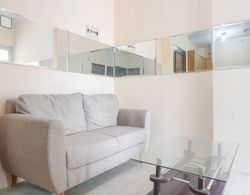 Comfort And Cozy 2Br At Gajah Mada Mediterania Apartment Oda Düzeni