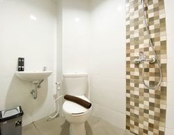 Comfort And Cozy Stay 1Br At The Alton Apartment Banyo Tipleri