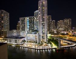 Comfort Inn & Suites Downtown Brickell - Port of Miami Dış Mekan