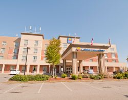 Comfort Inn & Suites Surrey Genel