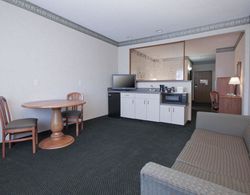 Comfort Suites At Metro Center Genel