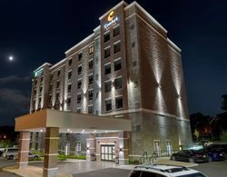 Comfort Suites Cincinnati University - Downtown Dış Mekan