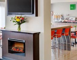 Comfort Suites Saskatoon Yeme / İçme