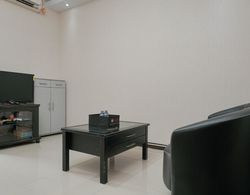 Comfortable 2BR Apartment at Kebagusan City İç Mekan
