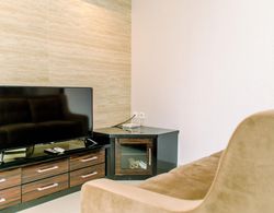 Comfortable And Homey 2Br At Mangga Dua Apartment Oda Düzeni