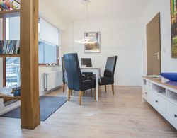Comfortable Flat With Balcony in an Ideal Location in Niederfeld Near Winterberg Yerinde Yemek
