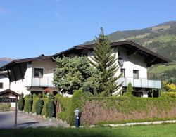 Comfortable Apartment in Aschau im Zillertal Near Ski Area Dış Mekan