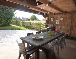 Comfortable, Nicely Furnished Holiday Home With Private Swimming Pool in Stunning Location Oda Düzeni