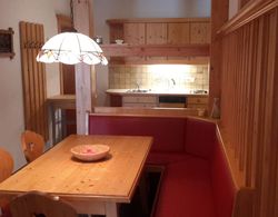 Comfortable Apartment With Sauna in Schladming Yerinde Yemek