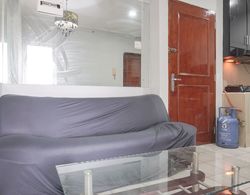 Comfy 2Br At Gajah Mada Mediterania Apartment Oda Düzeni