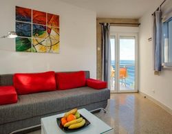 Comfy Beach Apartments With its own Balcony İç Mekan